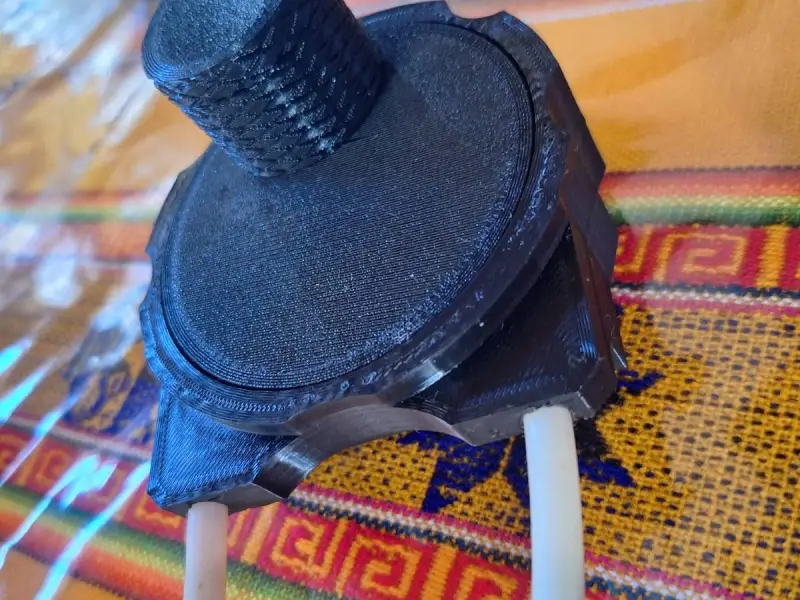 Hand crank nitro pump