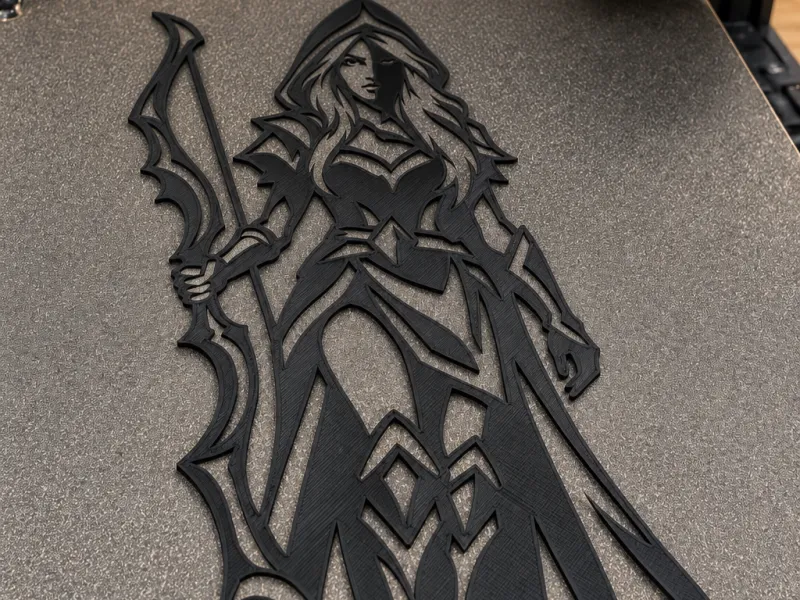 Arte de Parede de Corpo Inteiro da Ashe – Design de Estêncil para Impressão 3D