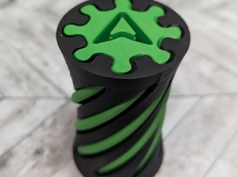Fidget Espiral con Logo de Creality Pasante y Giro de 180 Grados