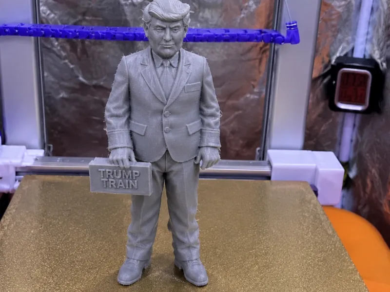 Дверной проем поезда Трампа