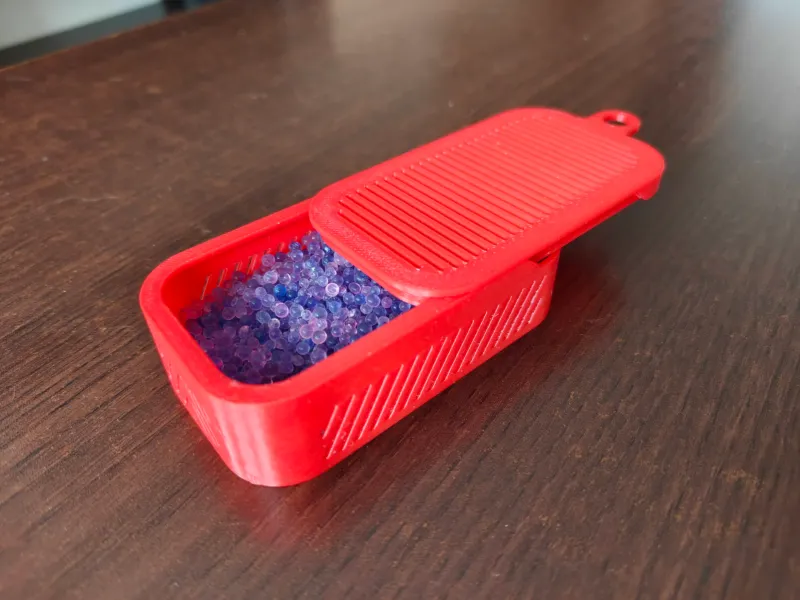 Small silica gel dessicant box container + mount