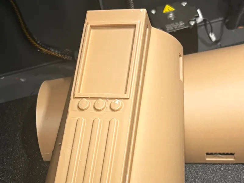 Slimfit Bracer with Screen and Blade