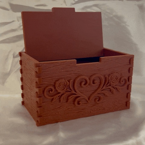Grande scatola con rilievo a cuore e texture legno - Design 1