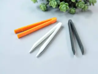 Precision Grip Trio: 3-in-1 Tweezers Set