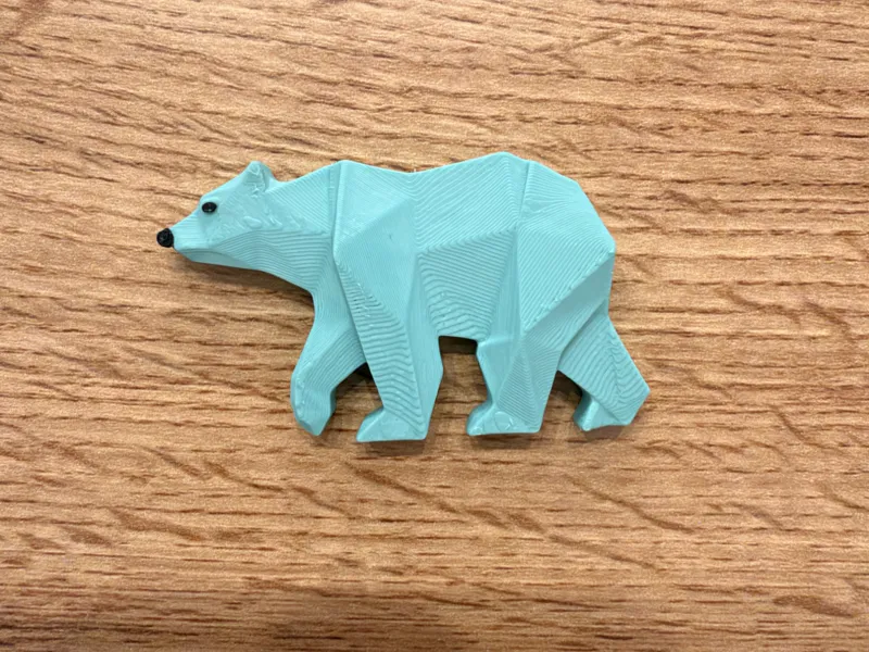 Distintivo / chaveiro de urso polar low poly