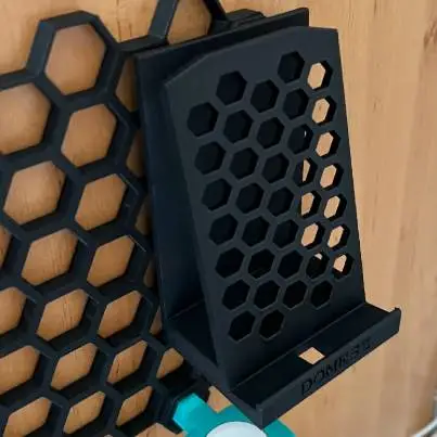 Honeycomb wall Phoneholder
