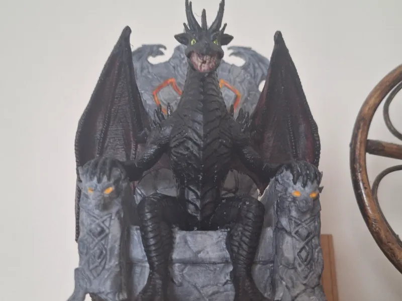 Drakenkoning zittend op de troon (versie 2)