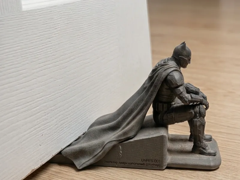 Batman-Tope de puerta montado en el suelo