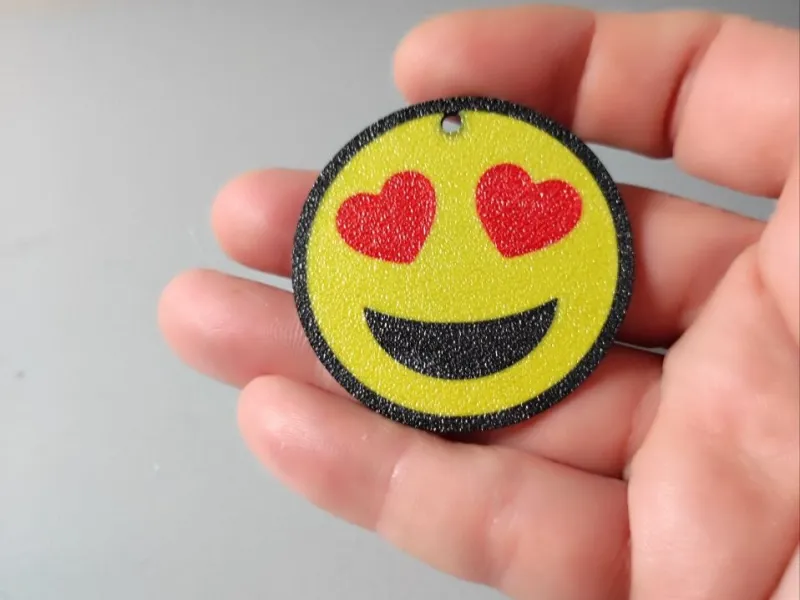 llavero emoji corazones