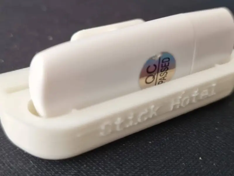 Держатель для USB-флешки