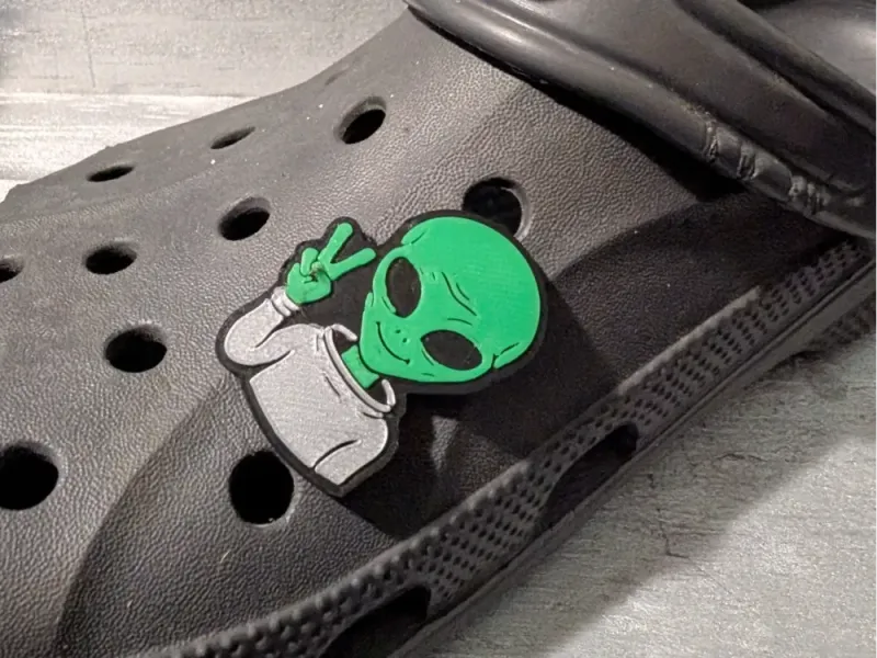Breloque Croc Alien Pacifique