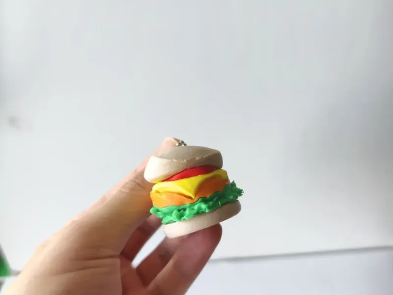 Ciondolo a forma di hamburger