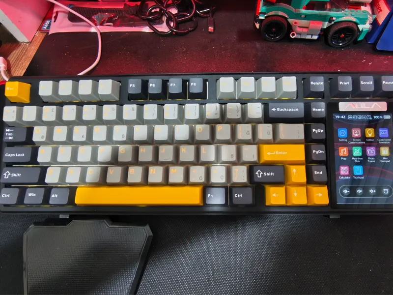 Aula L99 Keyboard riser