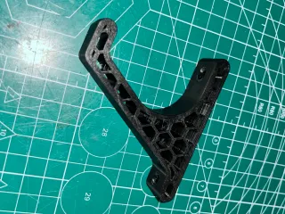 Strong Universal Hook
