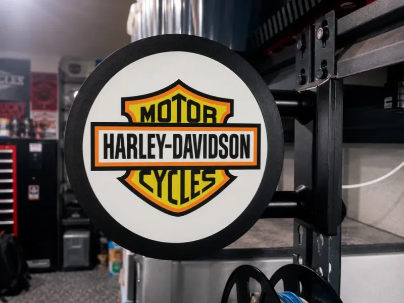 Harley-Davidson Bar & Shield lightbox sign system