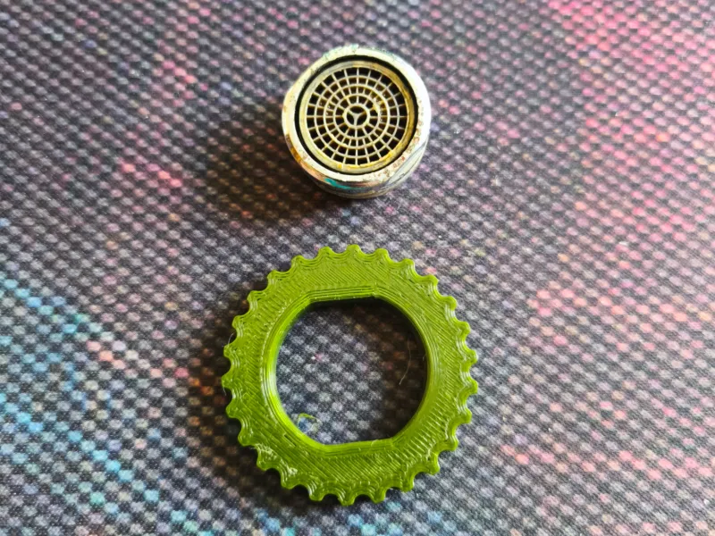 Faucet aerator wrench