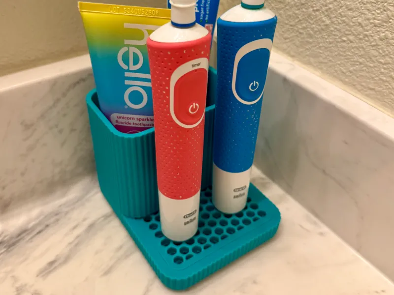 Badezimmer-Organizer mit Zahnbürstenhalter und Abtropfschale