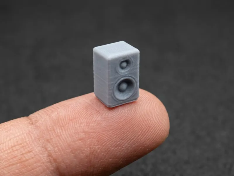 modelo de altavoz pequeño