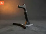 Sleek Modern Headphones Stand-0