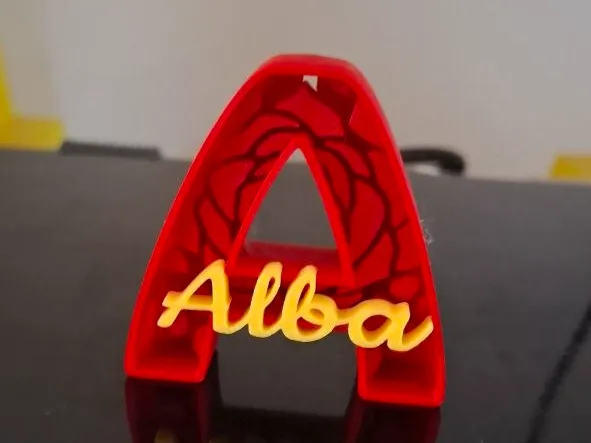 Buchstabe mit dem Namen Alba