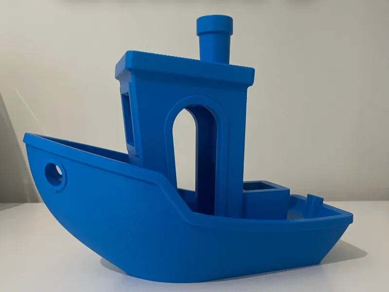 GIANT BENCHY
