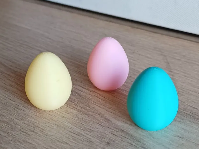 Semplici uova di Pasqua color pastello