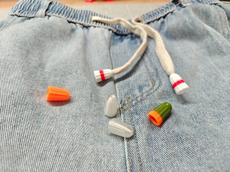 Hoodie, sweatpants, shoe laces and buckles, decorative
