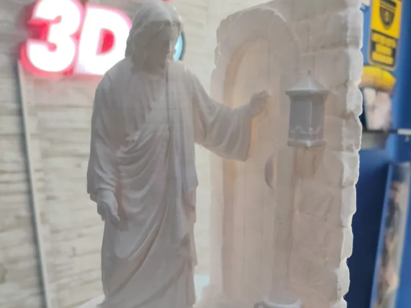 Jesus Batendo à Sua Porta