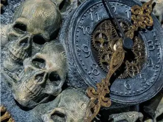 Gothic Skull Clock