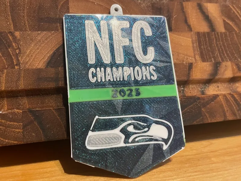 Seattle Seahawks 2025 NFC Şampiyonları anahtarlığı