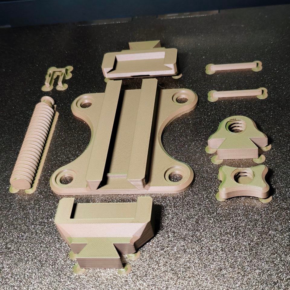 Modular Mini Bench Vise with Suction Cups - Tools - PLA - 3D printed product - фото 2