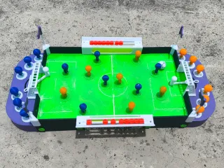 "Real Time-Football Board Game"