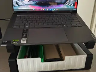 Double laptop stand