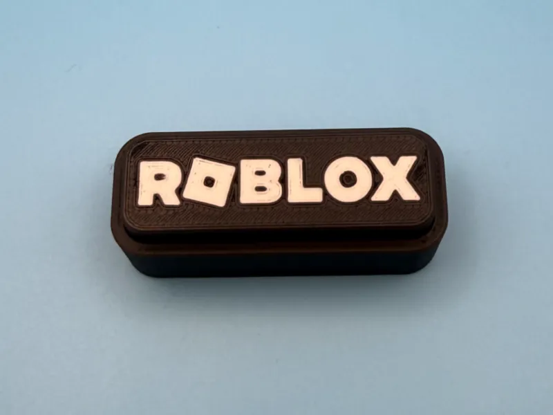 Кликер с логотипом Roblox