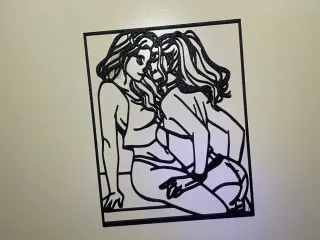 Arte de pared de casa con ventana, puerta y pared para mujer