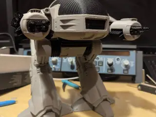 ED-209