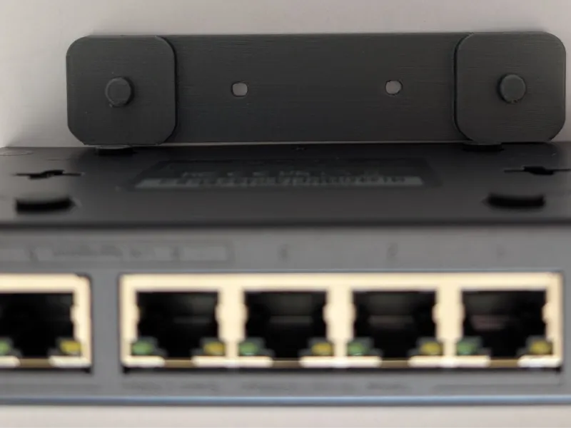 Ugreen Switch 6-Poorts Switch_Wandhouder