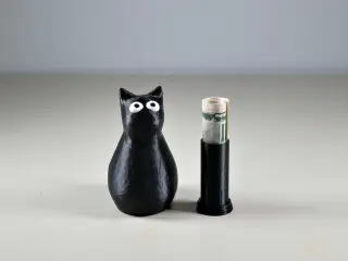 Secret Stash Cat