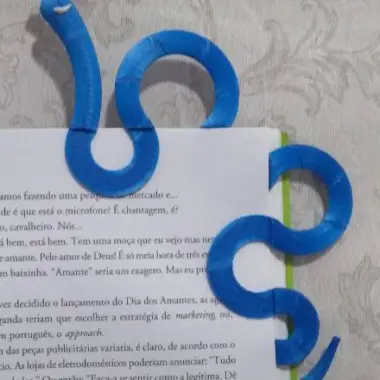 Worm Bookmark-0