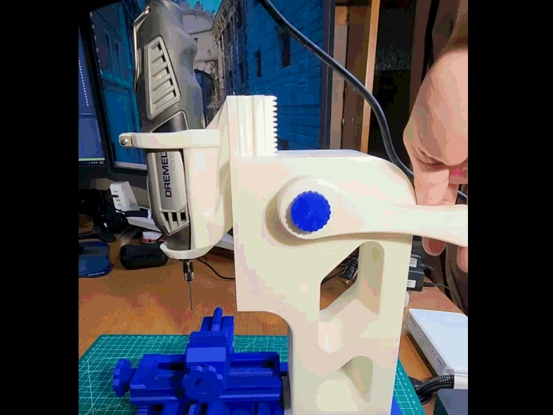 Benchtop Mill with Cross Slide Vise