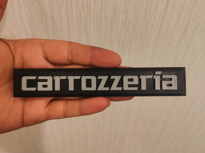 Pıoneer Carrozzeria Texto en relieve