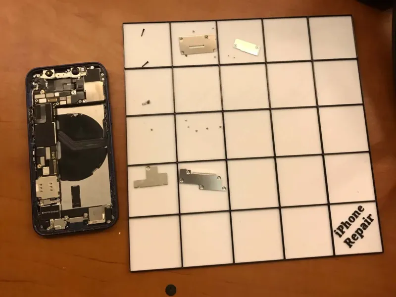 iPhone Reparatie Schroevenorganizer