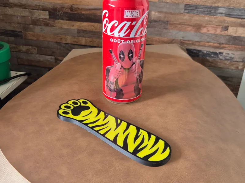 Pate de chat ouvre soda