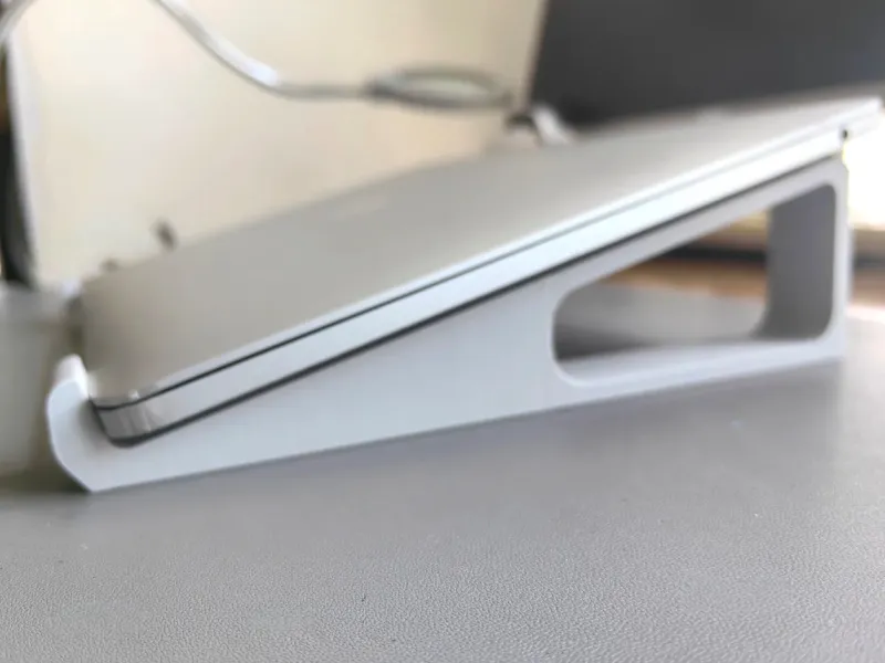 Laptop riser