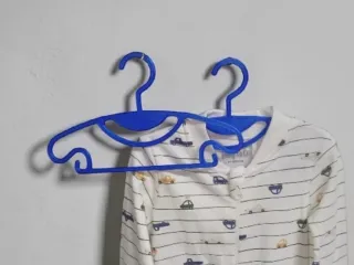 Percha para ropa de bebé personalizable