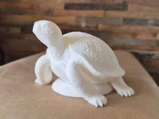 Sculpture tortue socle spirale moderne