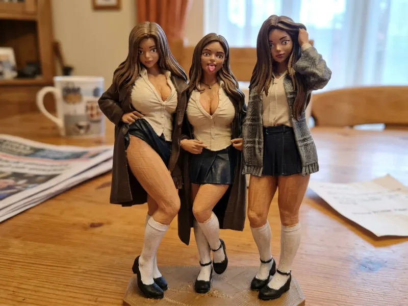 Provocanti ragazze del college in uniforme