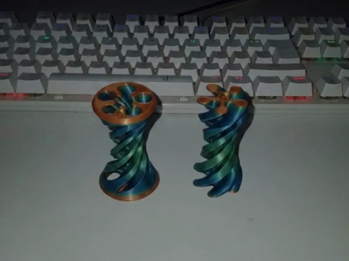 Fidget keychain