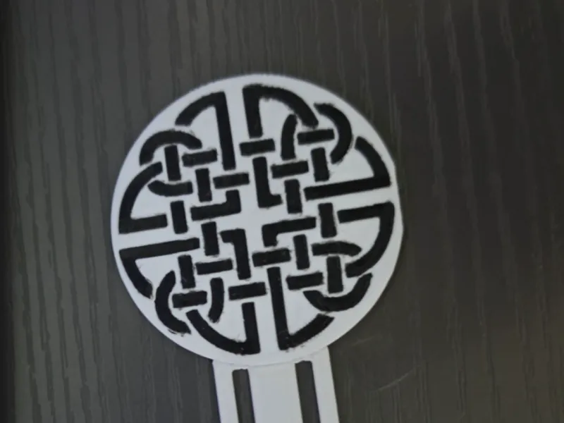 Dara Knot Bookmark