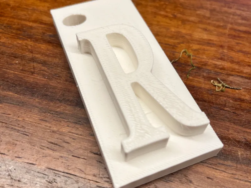 R sleutelhanger